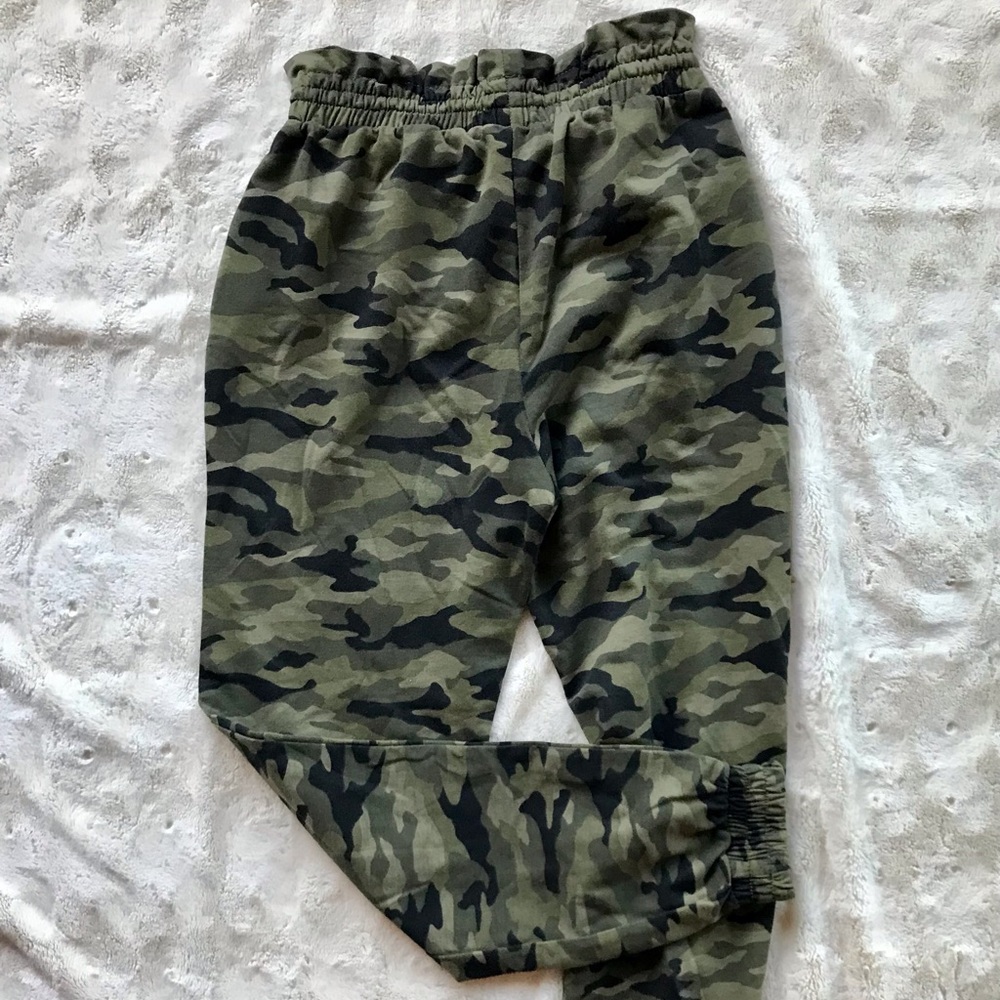 🍀NoBo Camo casual pull on pant. No Boundaries/Small (3/5) Elastic waist. CLEAN